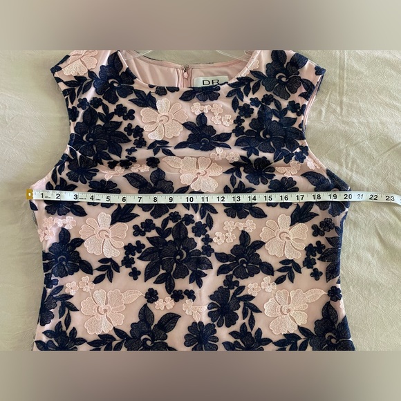 Donna Ricco Embroidered Mesh Sheath Evening Dress - Picture 5 of 9